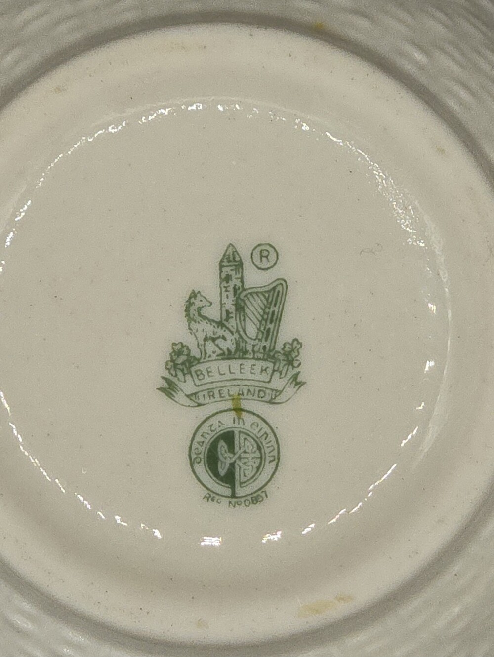 Vintage Belleek Ireland Shamrock Sugar Bowl - Picture 4 of 4